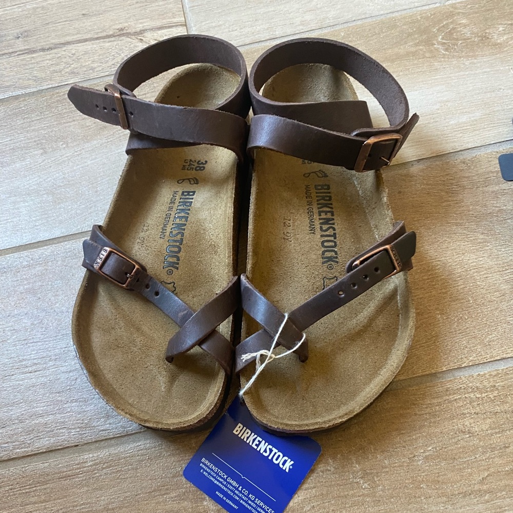 NWT Birkenstock Yara Oiled Leather sandal